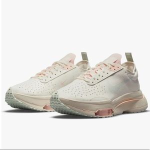NIKE Women’s Air Type Zoom Sneakers Size 7